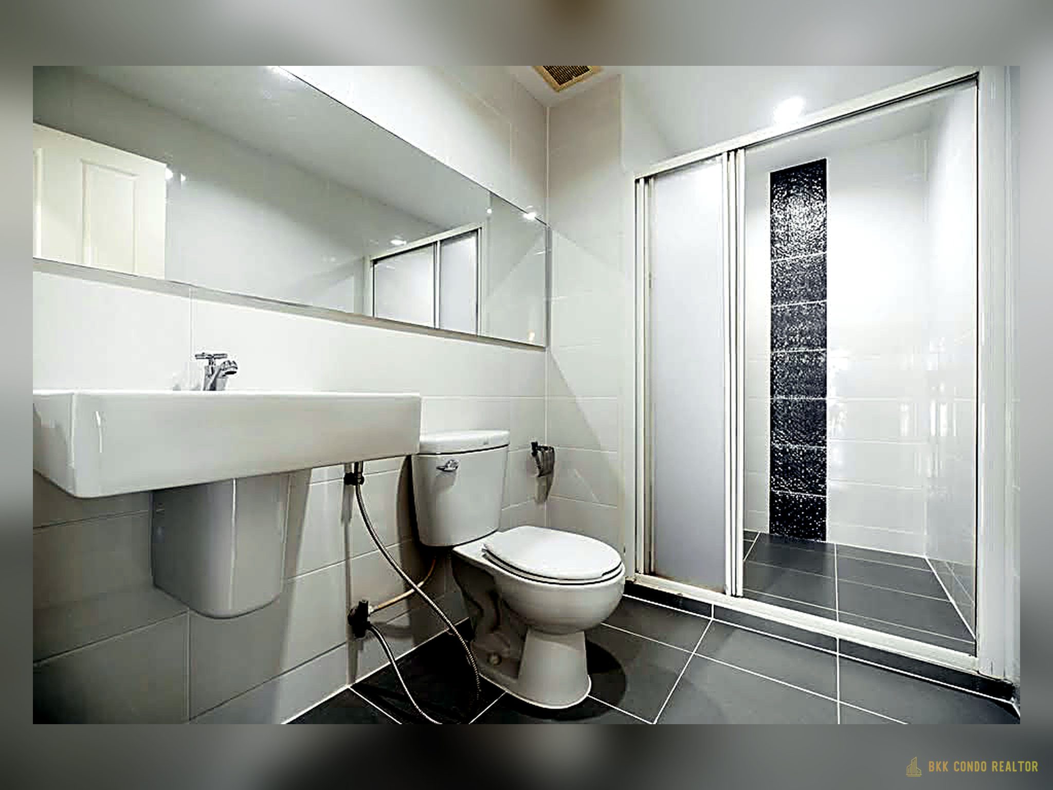 08-bathroom-72 1-Bedroom Condo for Rent at Aspire Rama 9 (67 sqm) — Rama 9 MRT