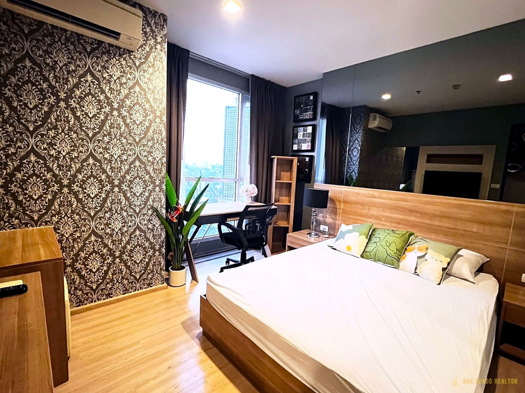 1-Bedroom Condo for Rent at Rhythm Sathorn 21 (45 sqm) — BTS Saphan Taksin