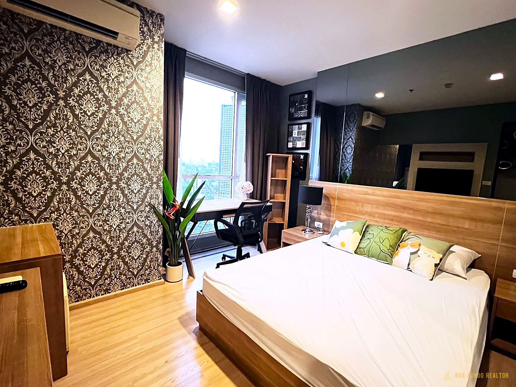 1-Bedroom Condo for Rent at Rhythm Sathorn 21 (45 sqm) — BTS Saphan Taksin