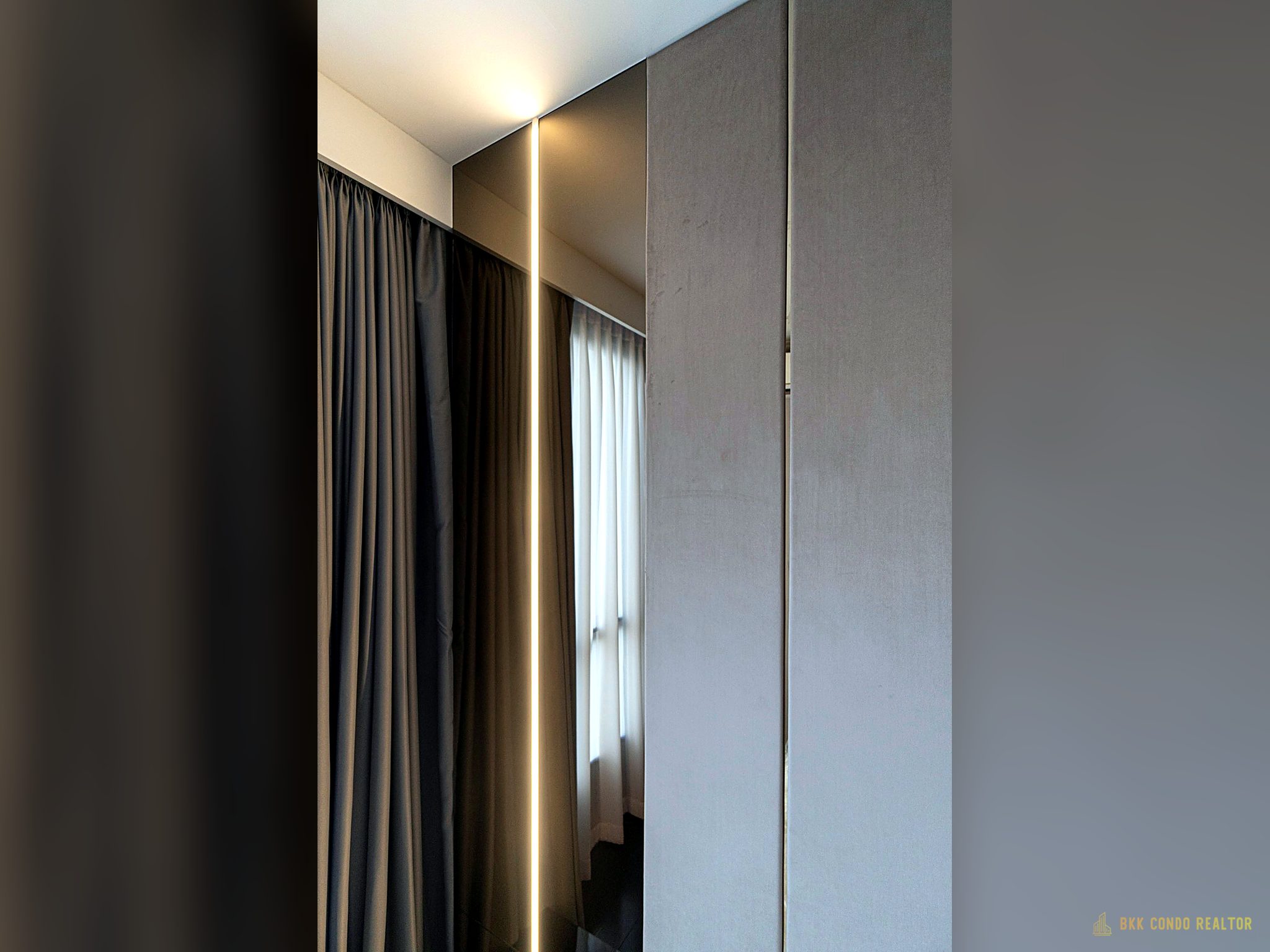 1-Bedroom Condo for Rent at Park Origin Thonglor (32.5 sqm) — Thonglor BTS