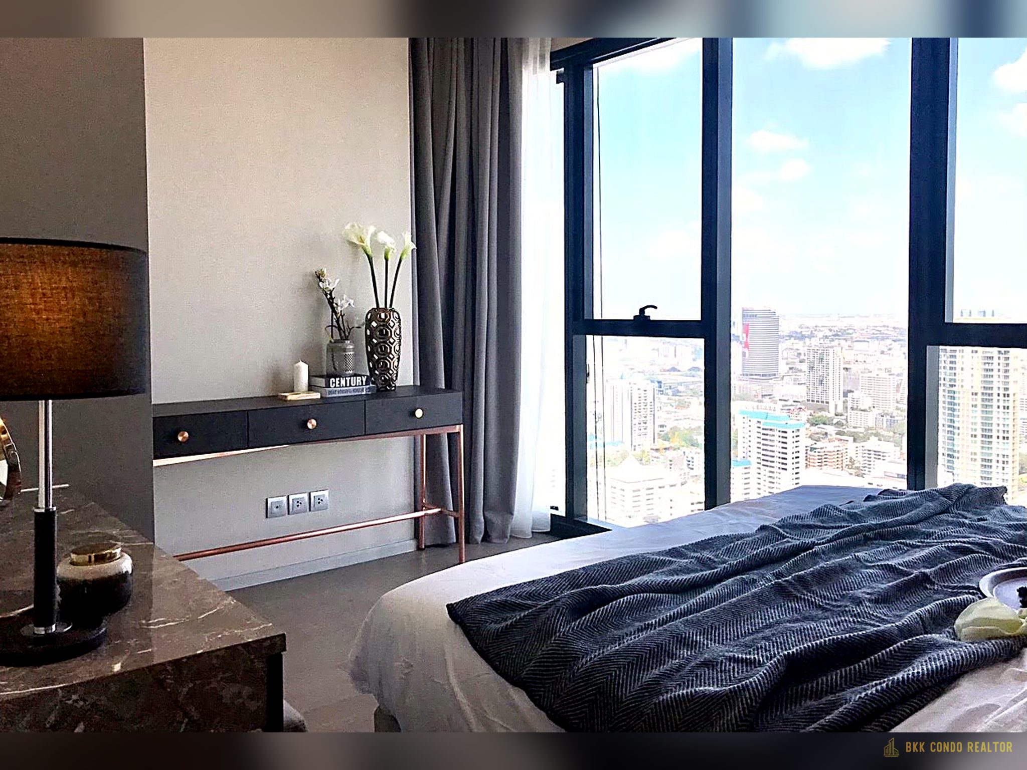 2-Bedroom Condo for Rent at Ashton Asoke (48 sqm) — Asoke BTS