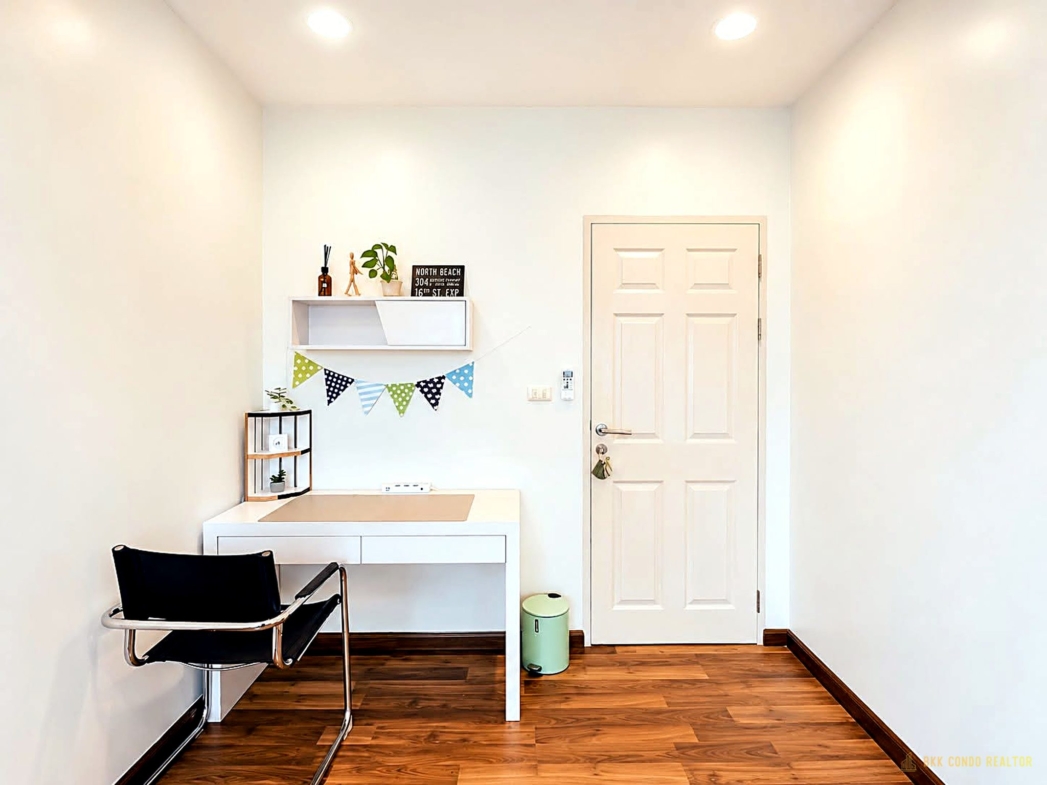 2-Bedroom Condo for Rent at Chewathai Ratchaprarop (55 sqm) — Victory Monument BTS