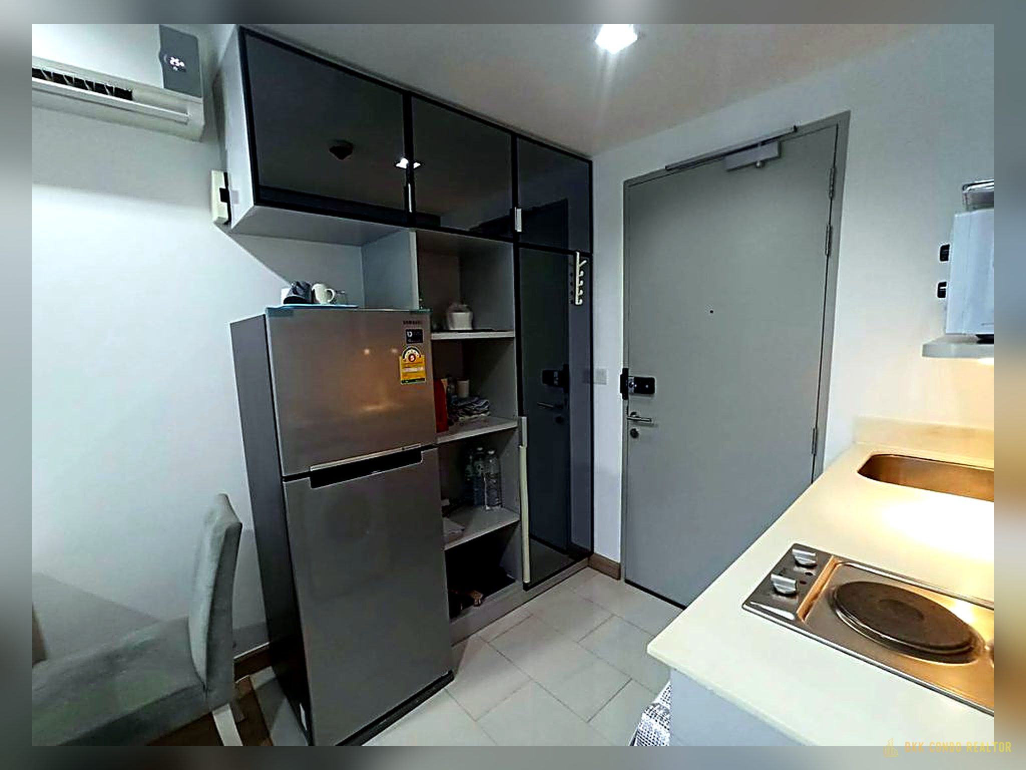 1-Bedroom Condo for Rent at IDEO Mobi Phayathai (31 sqm) — Phaya Thai BTS
