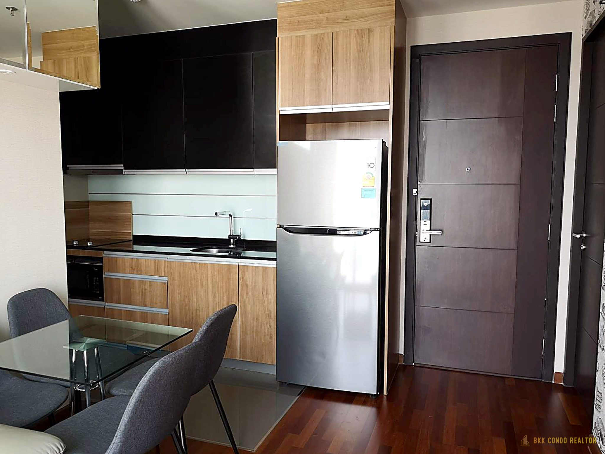 08-kitchen-53 2-Bedroom Condo for Rent at Wish Signature Midtown Siam (42 sqm) — Ratchathewi BTS