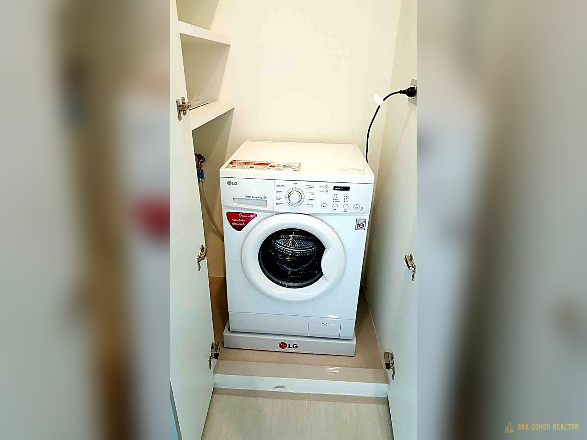 1-Bedroom Condo for Rent at Rhythm Sukhumvit 42 (48 sqm) — Ekkamai BTS