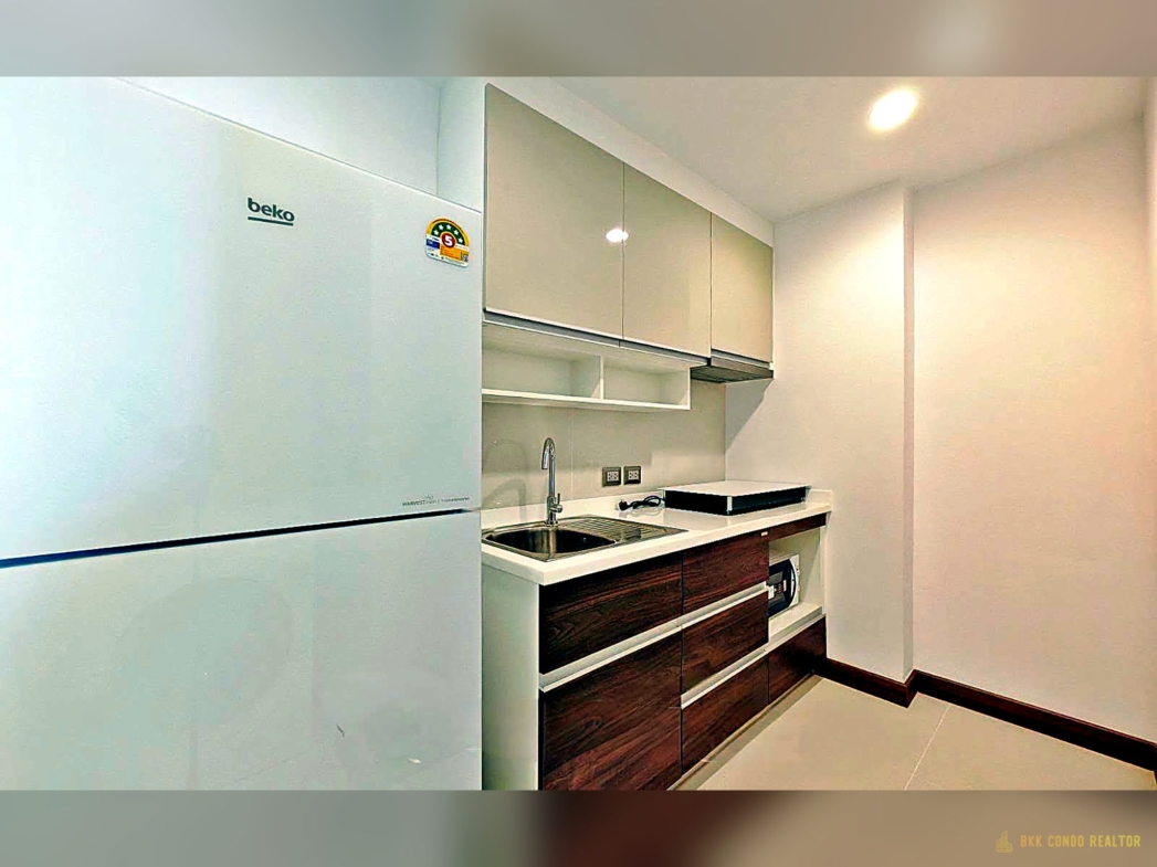 1-Bedroom Condo for Rent at Supalai Oriental Sukhumvit 39 (46.5 sqm) — Asoke MRT