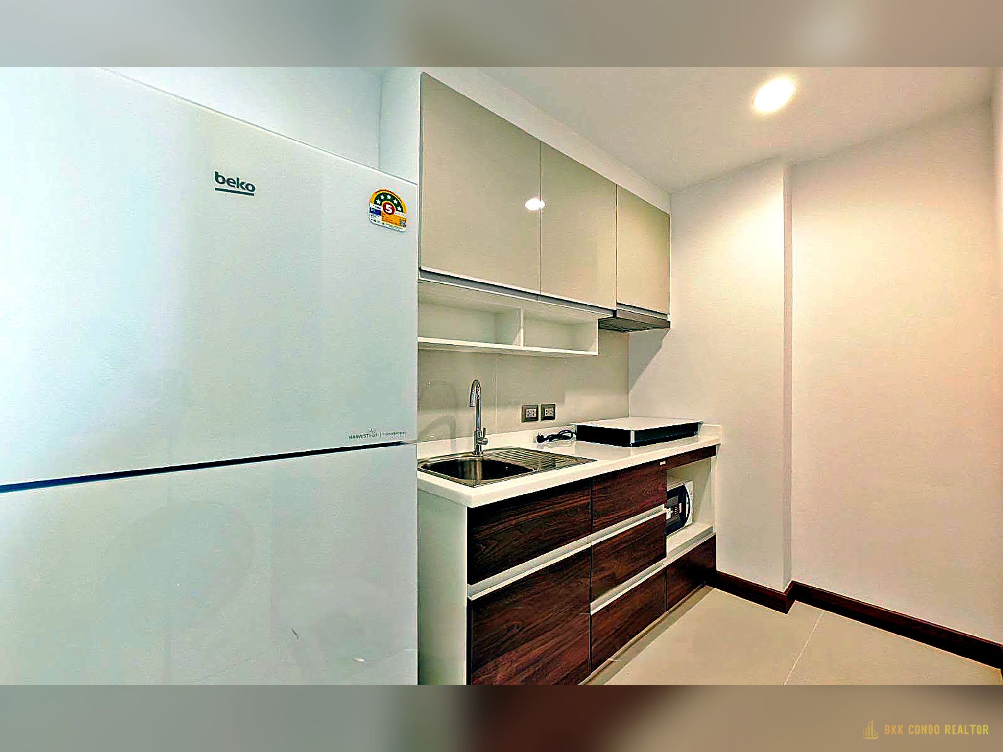 1-Bedroom Condo for Rent at Supalai Oriental Sukhumvit 39 (46.5 sqm) — Asoke MRT