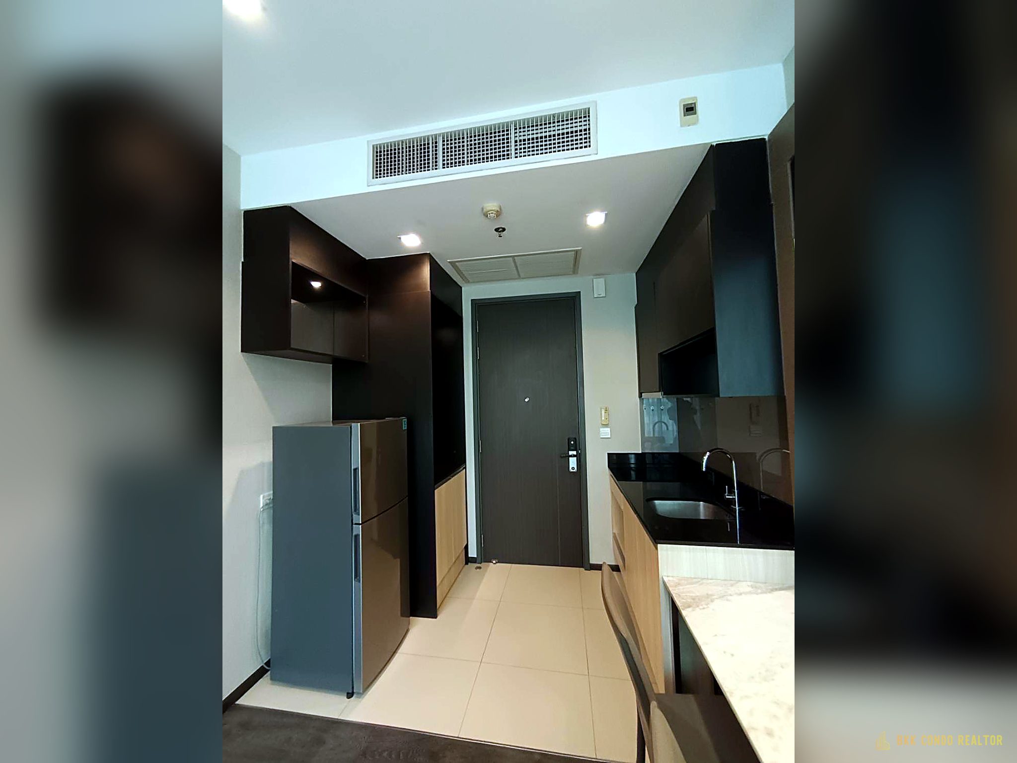 1-Bedroom Condo for Rent at Edge Sukhumvit 23 (31 sqm) — Asoke BTS