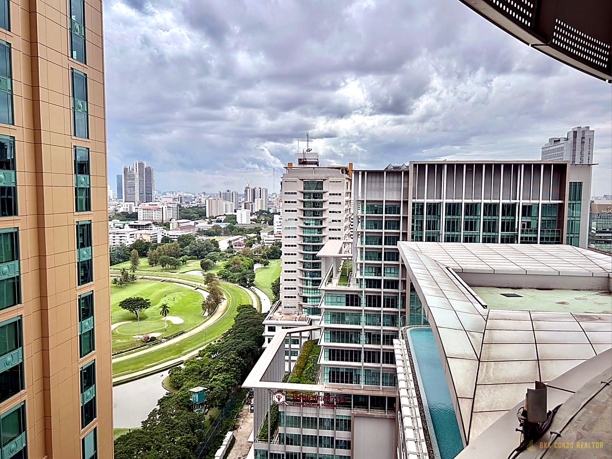 1-Bedroom Condo for Rent at Magnolias Ratchadamri Boulevard (59 sqm) — Chidlom BTS