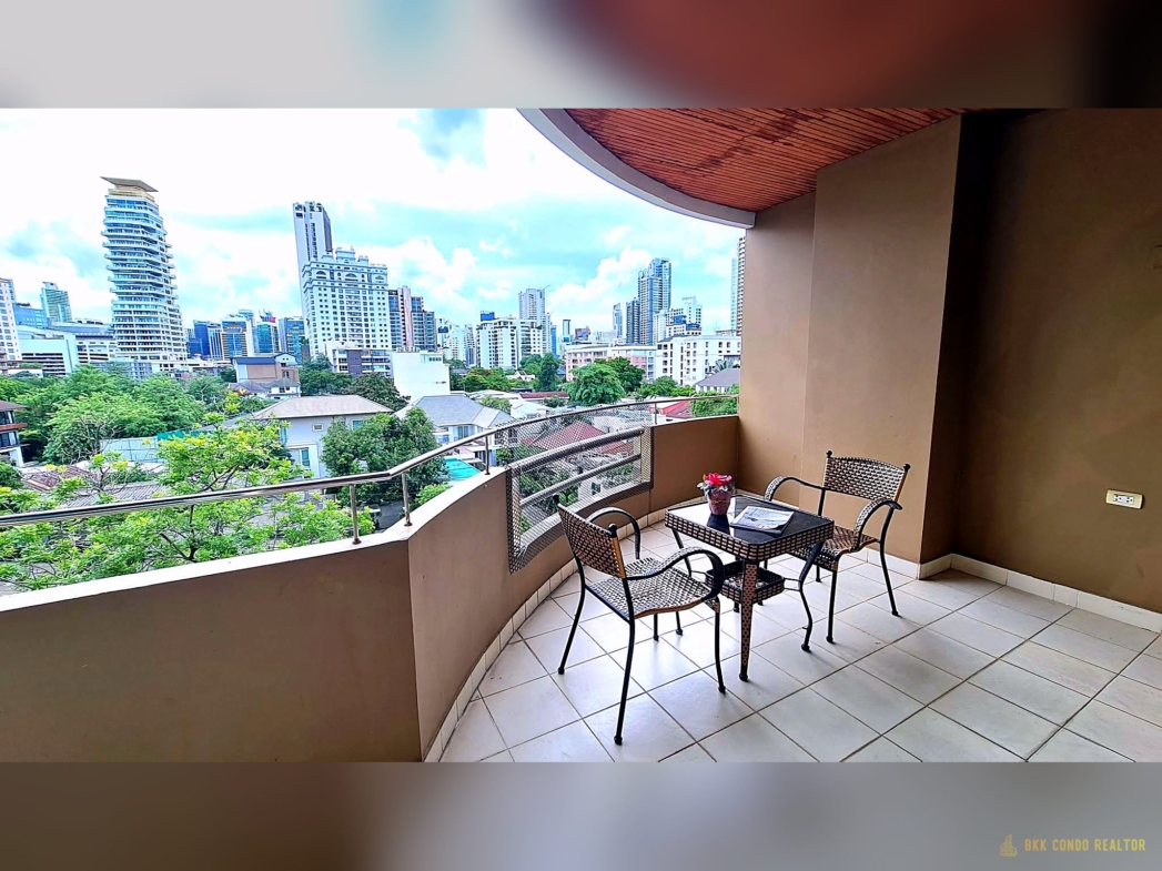 3-Bedroom Condo for Rent at Piyathip Place Sukhumvit 39 (260 sqm) — Phrom Phong BTS