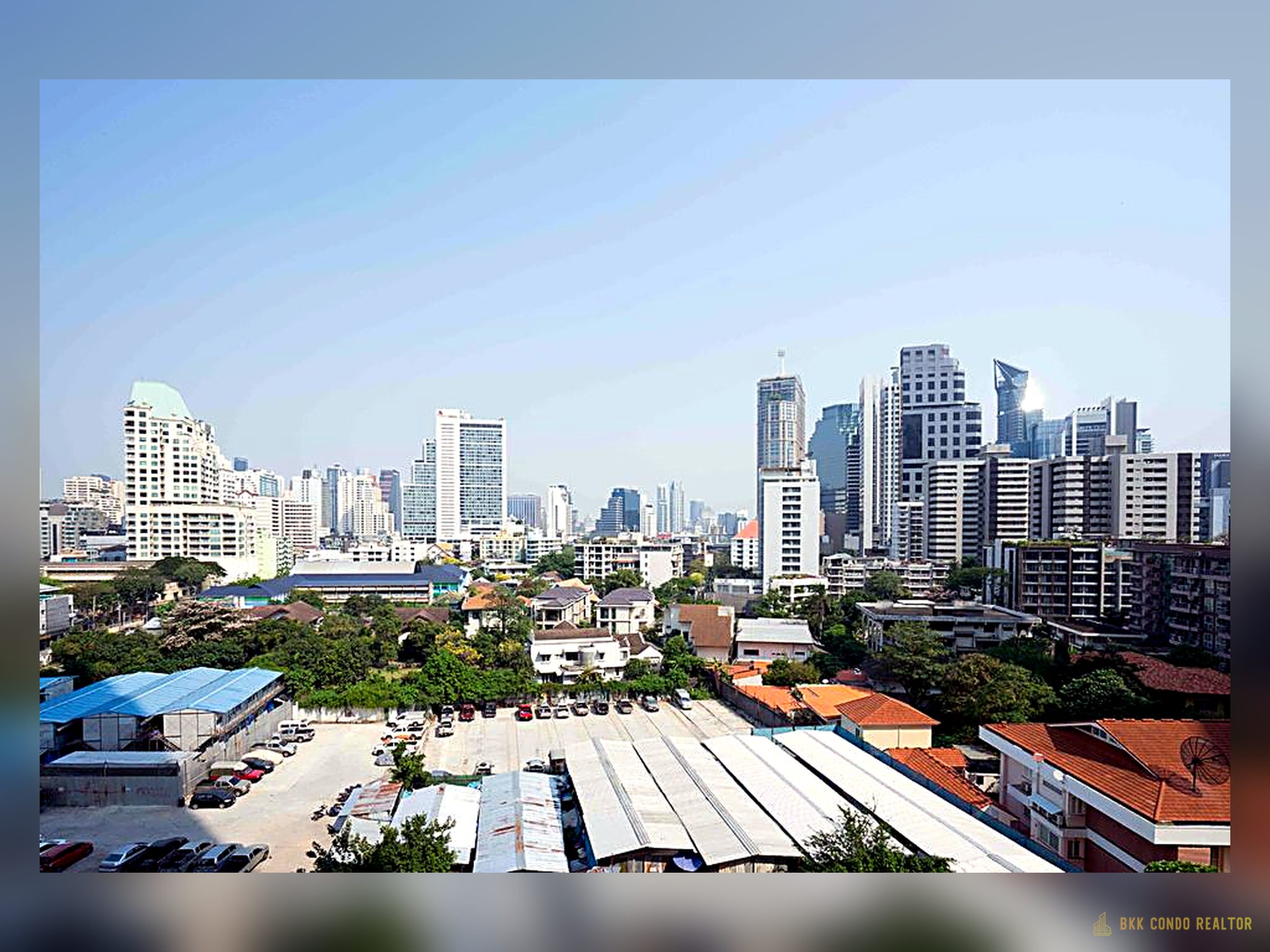 Studio Condo for Rent at Park Origin Phrompong (30 sqm) — Phrom Phong BTS