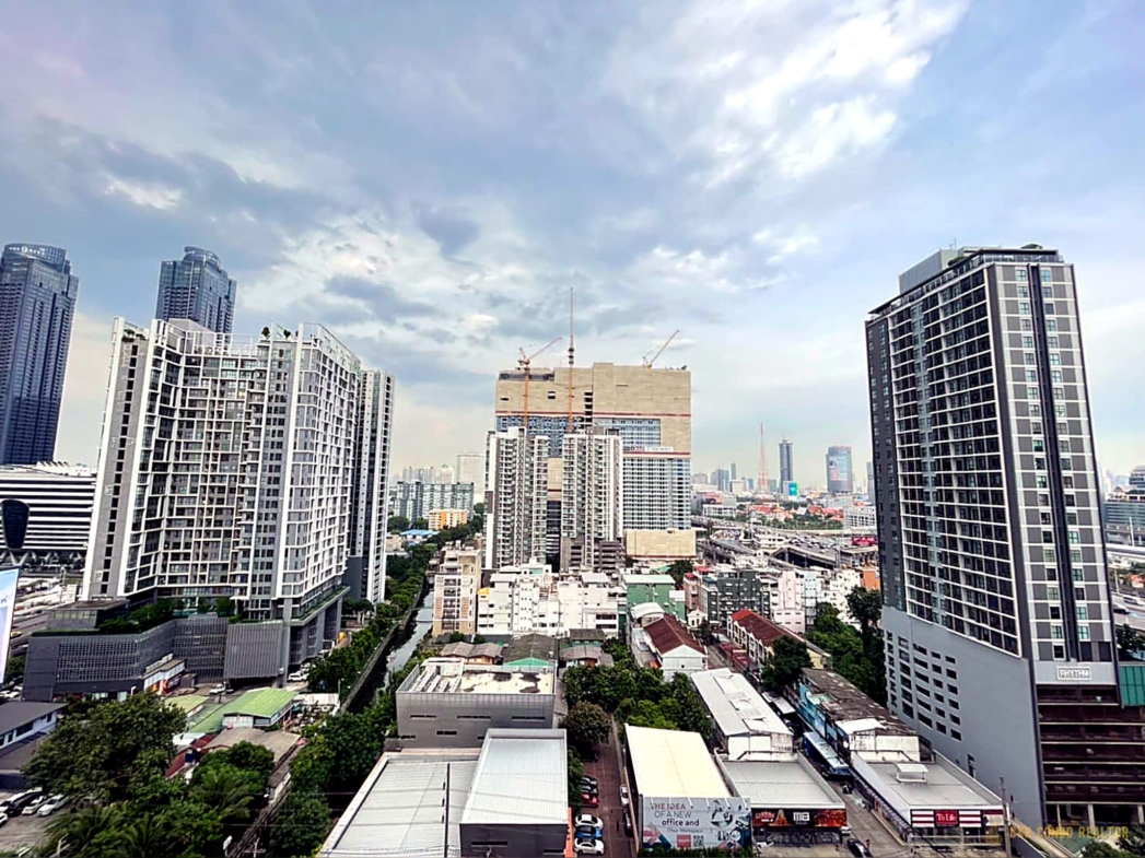 Studio Condo for Rent at Life Asoke – Rama 9 (25 sqm) — Rama 9 MRT
