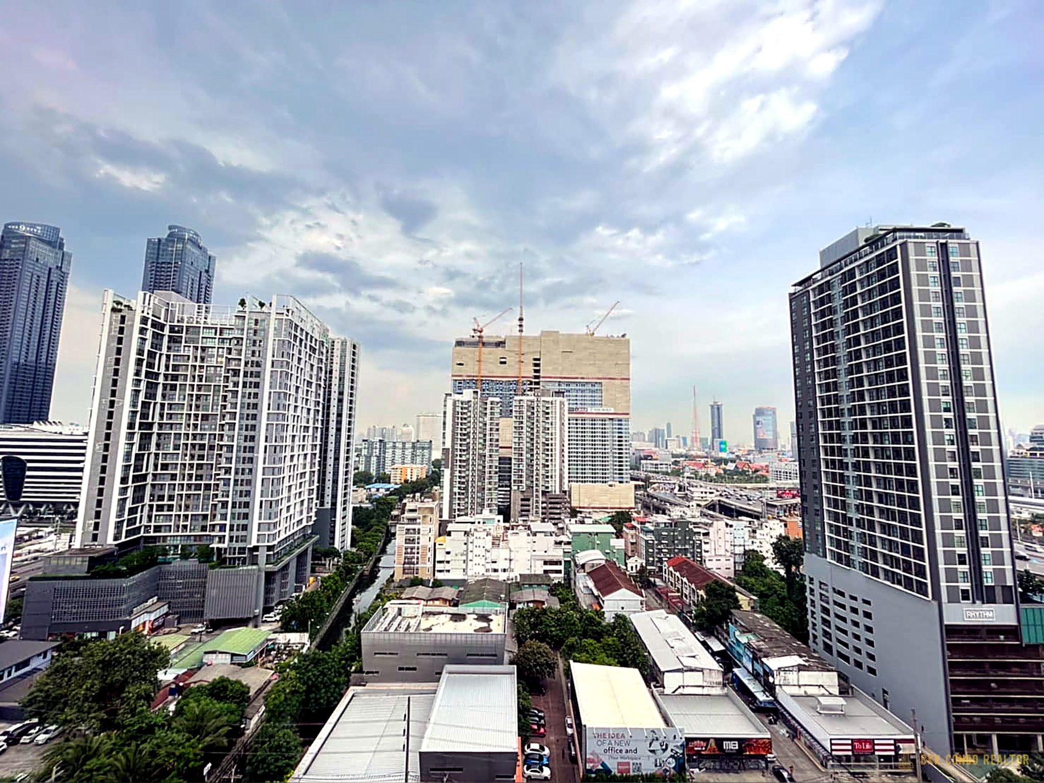 Studio Condo for Rent at Life Asoke – Rama 9 (25 sqm) — Rama 9 MRT