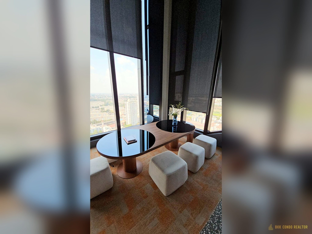Duplex 1-Bedroom Condo for Rent at Origin Plug & Play Ramkhamhaeng Triple Station (35 sqm) — Ramkhamhaeng