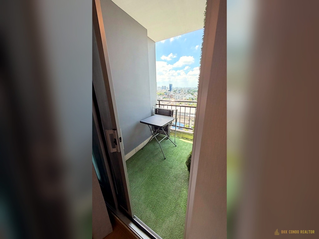 1-Bedroom Condo for Rent at Supalai Park Ekkamai-Thonglor (54 sqm) — Ekkamai BTS