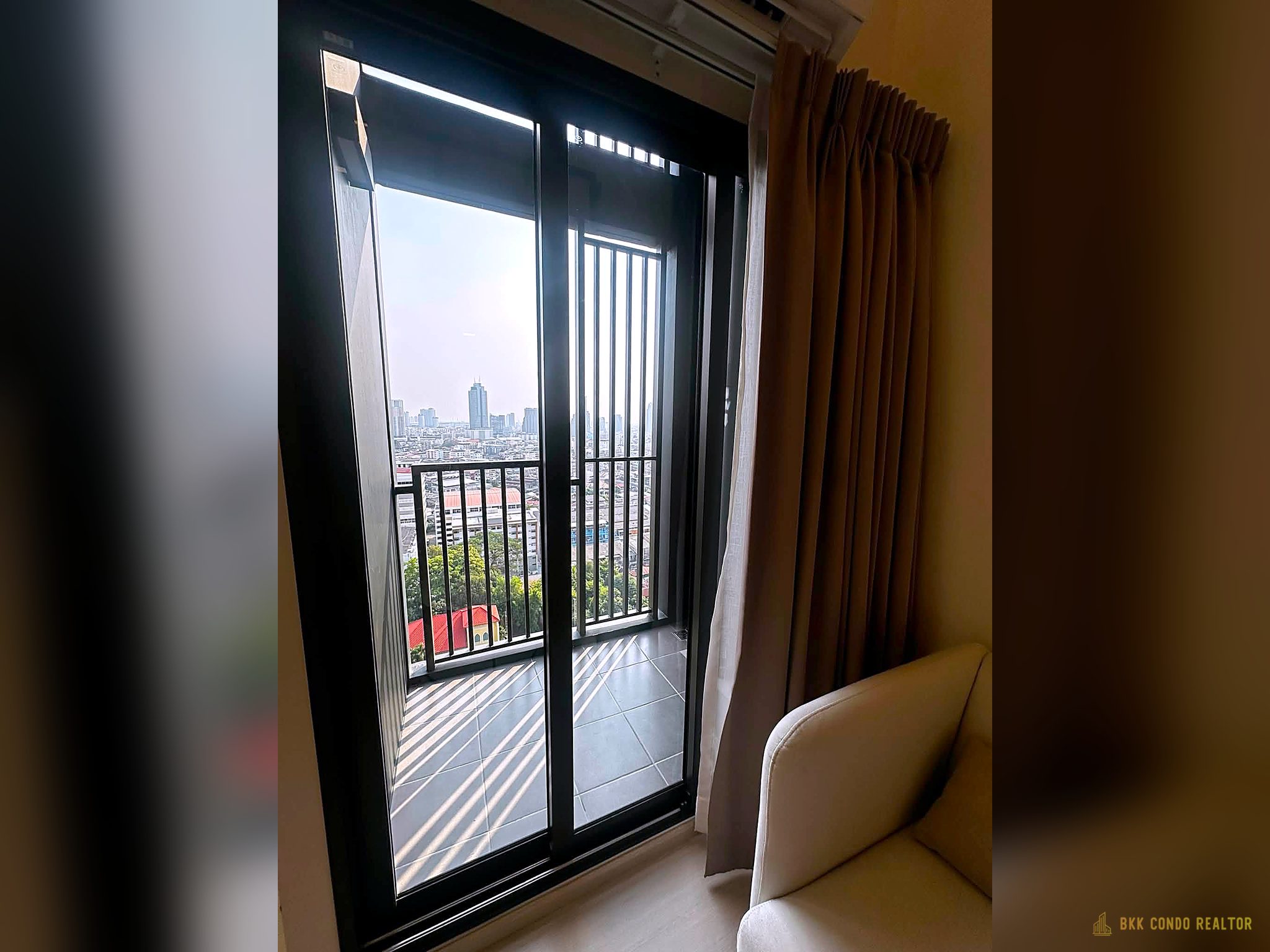 09-balcony_view 1-Bedroom Condo for Rent at FLO by Sansiri (38 sqm) — Khlong San BTS