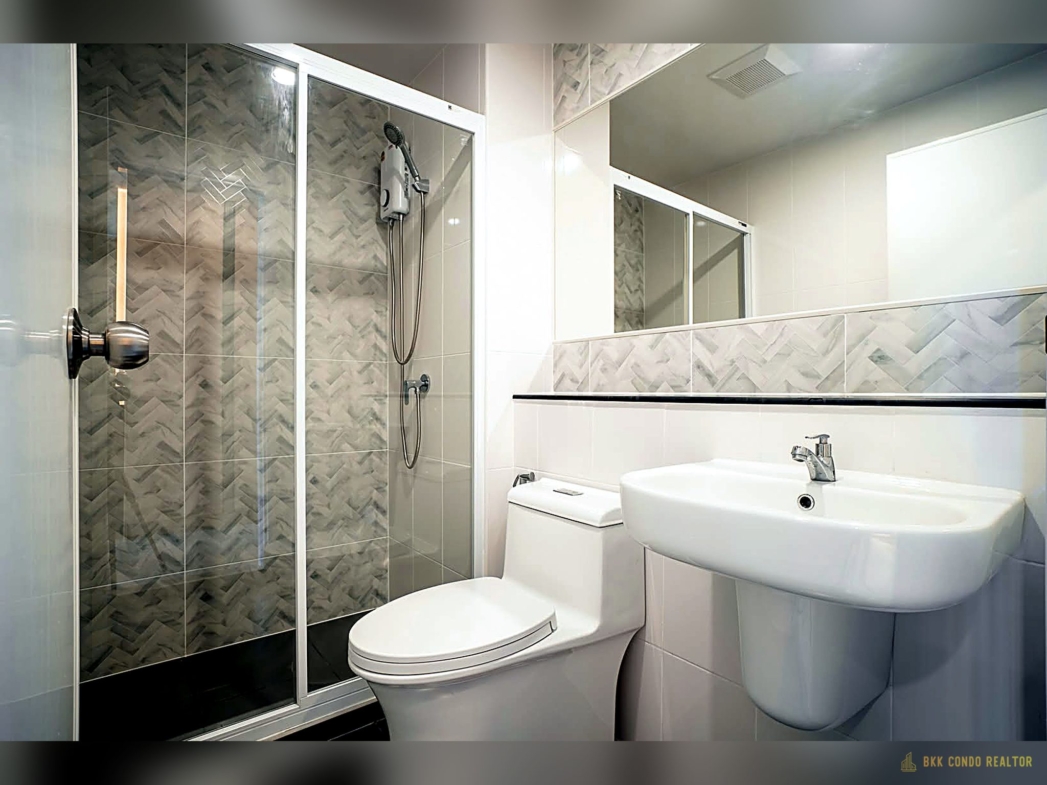 Studio Condo for Rent at Regent Home Bangna (28.21 sqm) — Bangna BTS