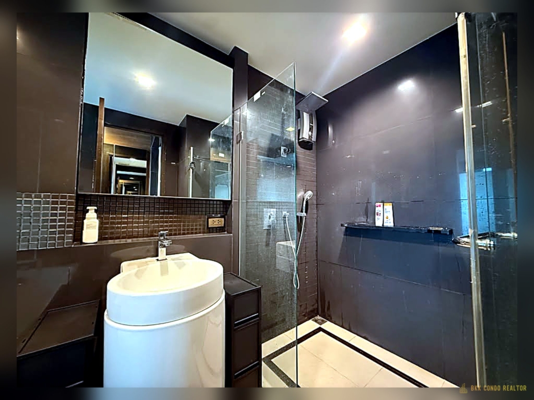 1-Bedroom Condo for Rent at Rhythm Sathorn 21 (45 sqm) — Saphan Taksin BTS