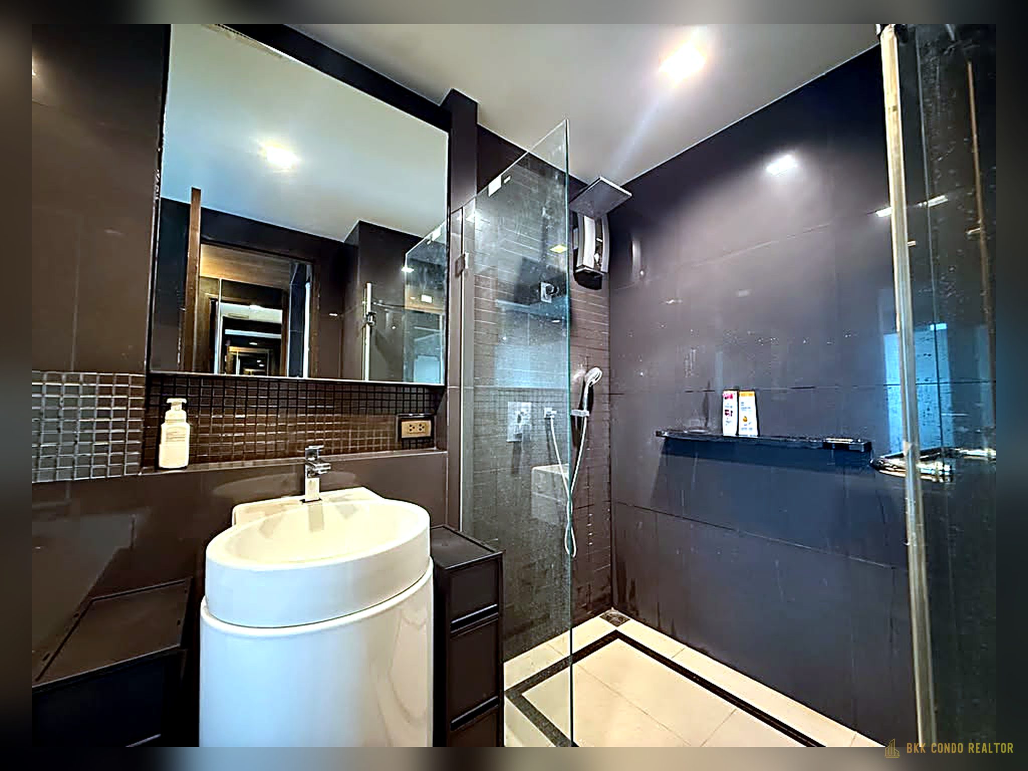 1-Bedroom Condo for Rent at Rhythm Sathorn 21 (45 sqm) — Saphan Taksin BTS