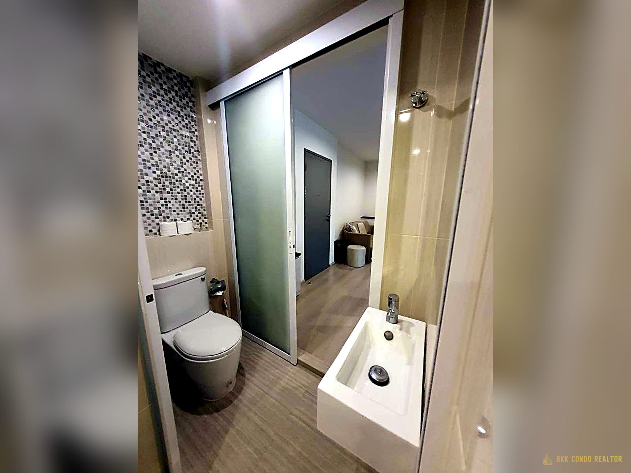 09-bathroom-17 2-Bedroom Condo for Rent at Life Ratchadapisek (46 sqm) — Huai Khwang MRT