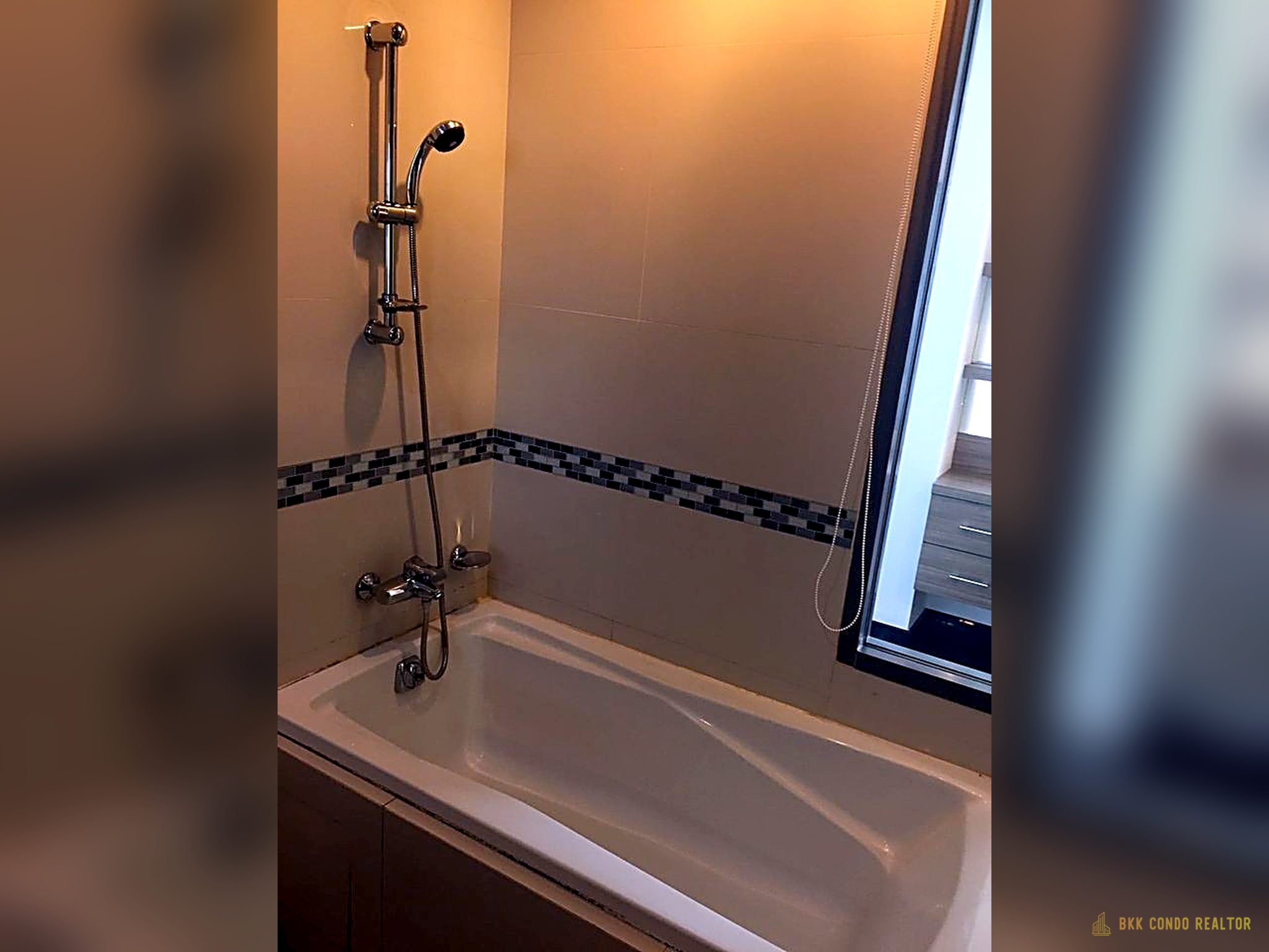 09-bathroom-26 1-Bedroom Condo for Rent at IDEO Q Phayathai (50 sqm) — Phaya Thai BTS