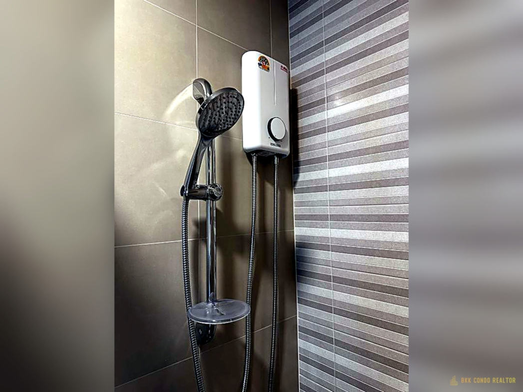1-Bedroom Condo for Rent at Aspire Sukhumvit – Rama 4 (31 sqm) — Phra Khanong BTS