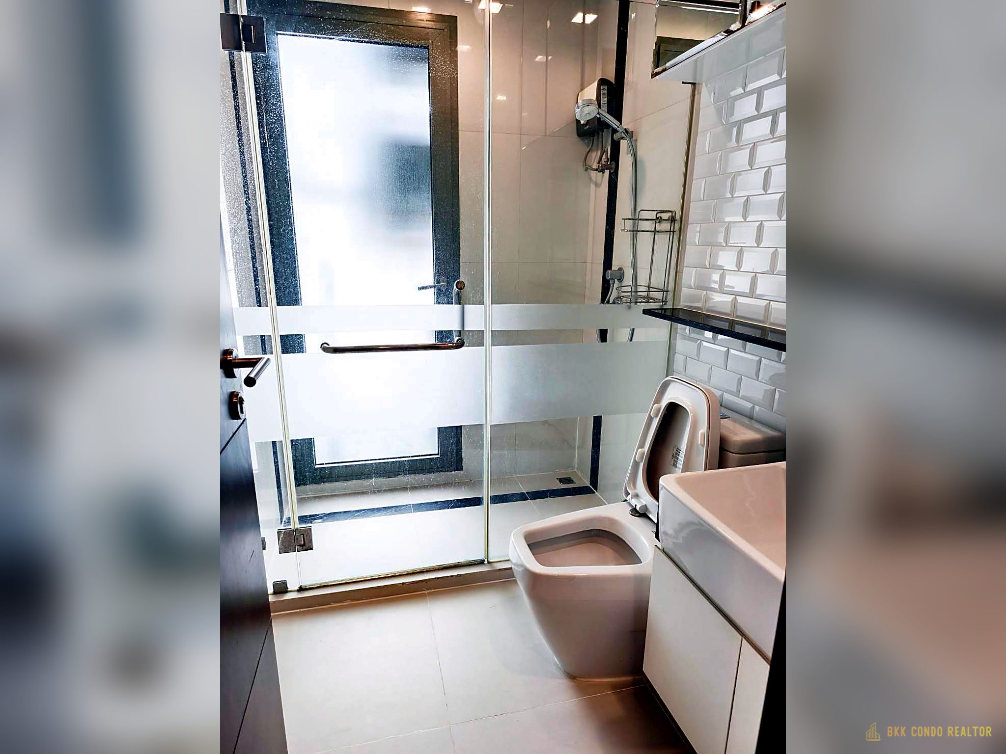 09-bathroom-39 2-Bedroom Condo for Rent at Wish Signature Midtown Siam (42 sqm) — Ratchathewi BTS