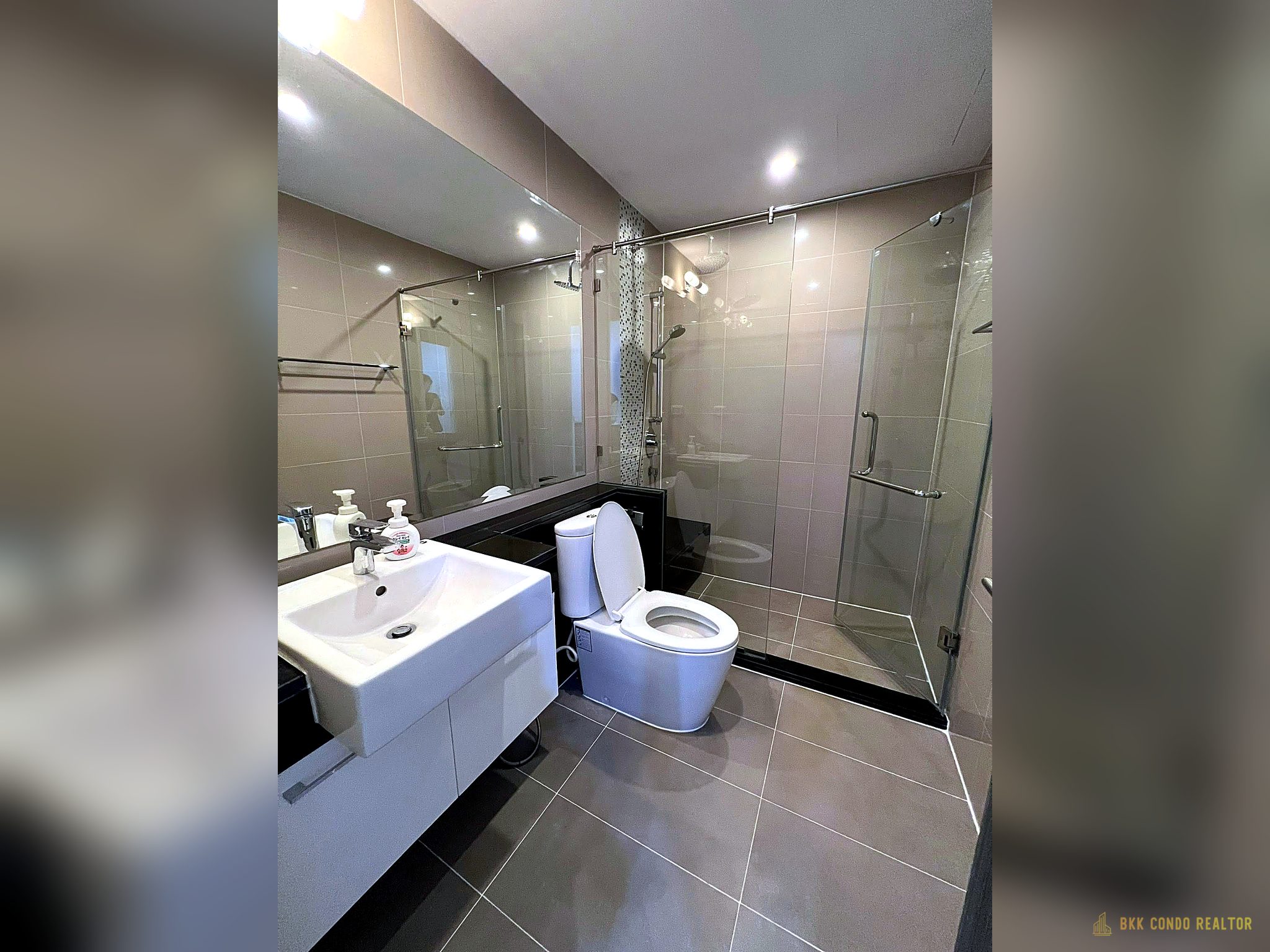 09-bathroom-41 2-Bedroom Condo for Rent at Supalai Elite Phayathai (94 sqm) — Phaya Thai BTS