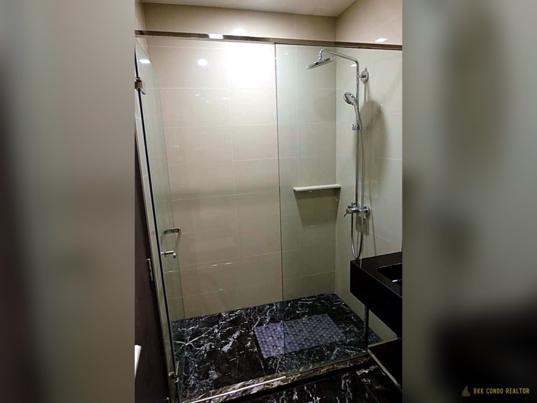 1-Bedroom Condo for Rent at Edge Sukhumvit 23 (31 sqm) — Asoke BTS