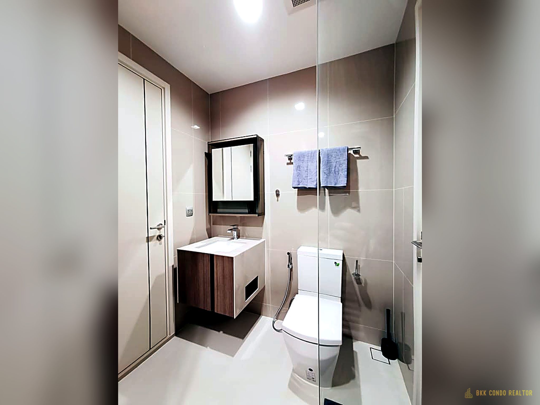 09-bathroom-57 1-Bedroom Condo for Rent at THE LINE Phahol-Pradipat (34 sqm) — Saphan Khwai BTS