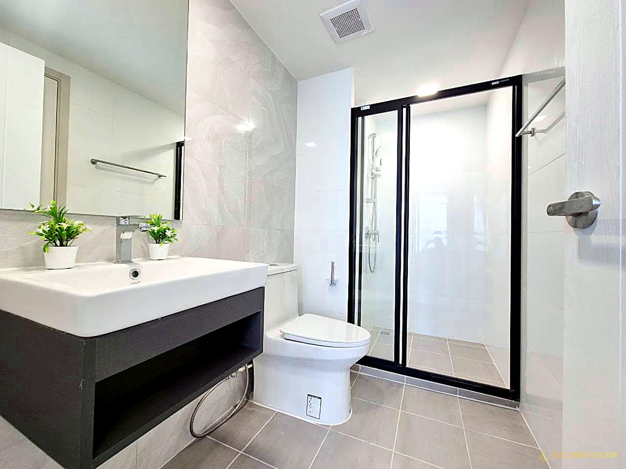 Studio Condo for Rent at Atmoz Palacio Ladprao Wanghin (25.99 sqm) — Phawana MRT
