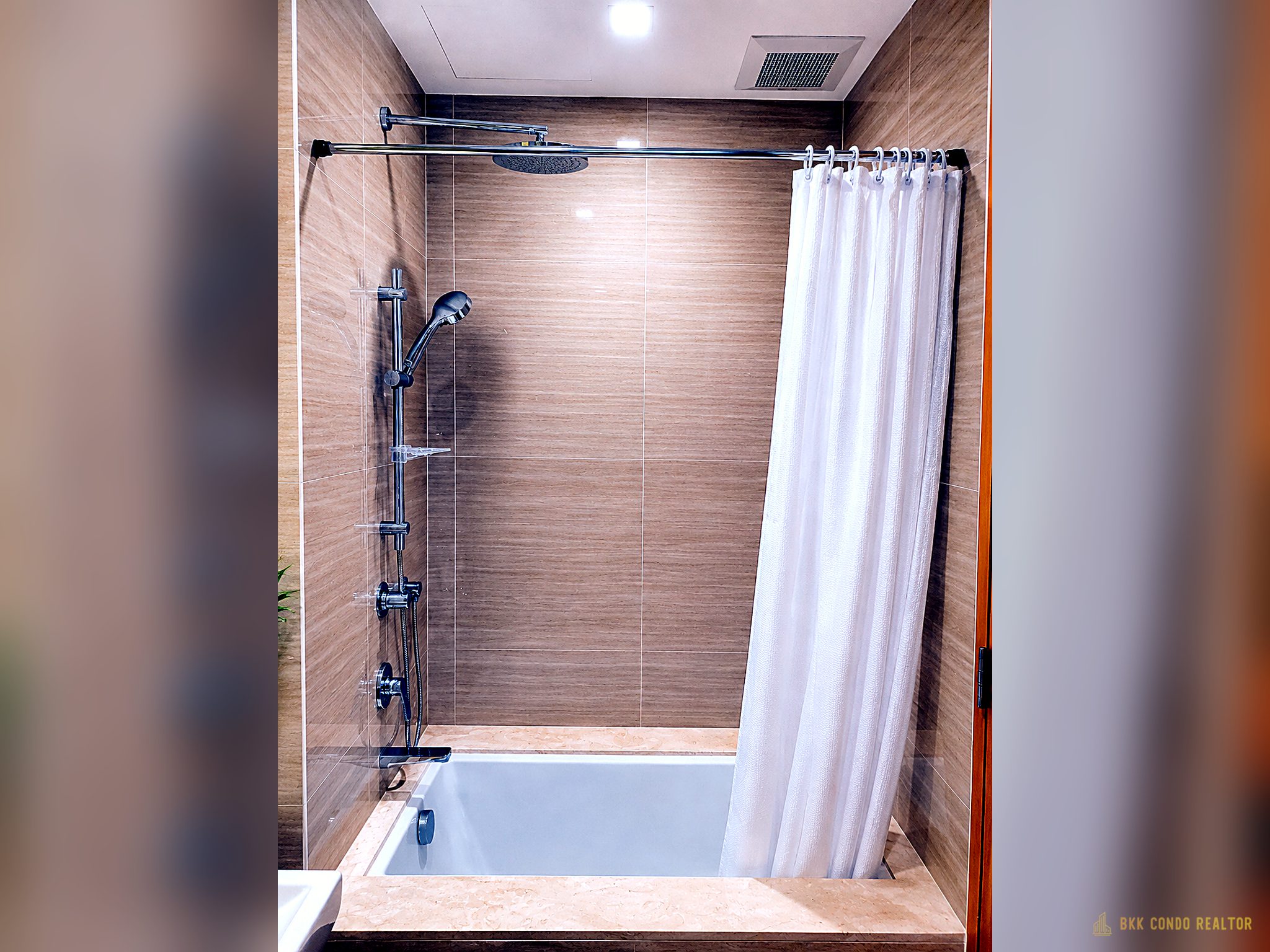 1-Bedroom Condo for Rent at Noble BE33 (34 sqm) — Phrom Phong BTS
