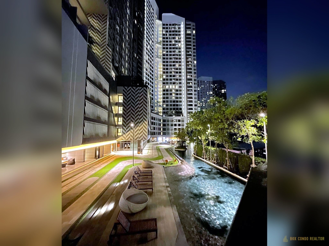 1-Bedroom Condo for Rent at Ideo O2 Bangna (33 sqm) — Bangna BTS
