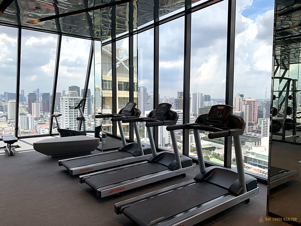 1-Bedroom Condo for Rent at Ideo Mobi Rangnam (35 sqm) — Victory Monument BTS