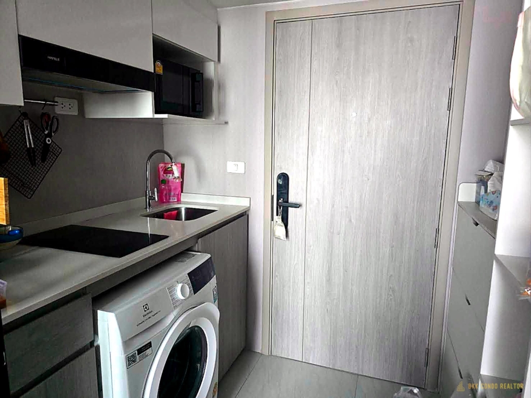 Duplex 1-Bedroom Condo for Rent at Origin Plug & Play Ramkhamhaeng Triple Station (34 sqm) — Ramkhamhaeng