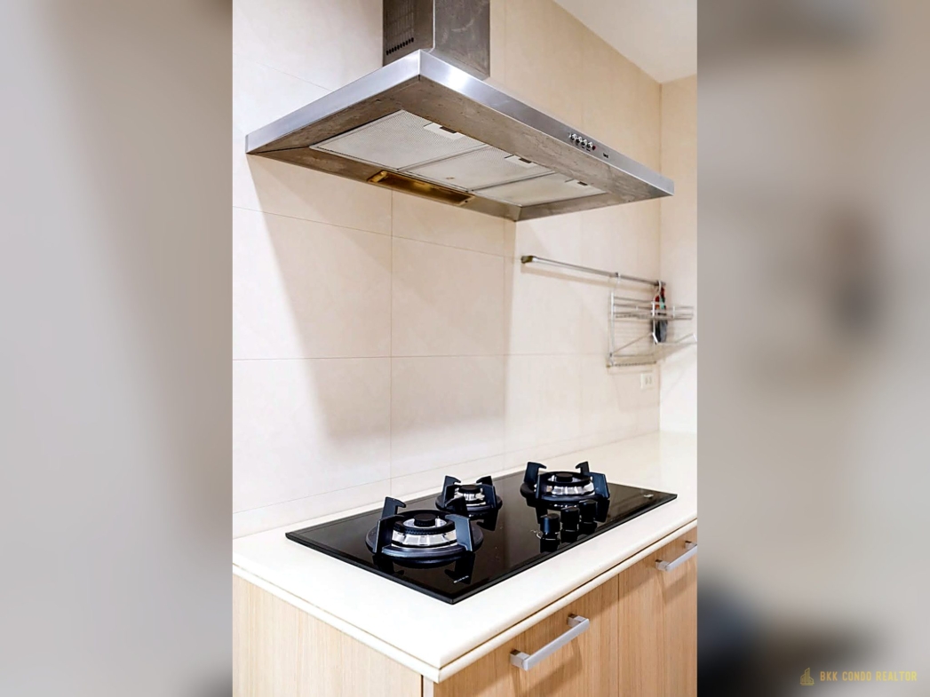 3-Bedroom Condo for Rent at Fiftyfif Tower (223 sqm) — Thonglor BTS
