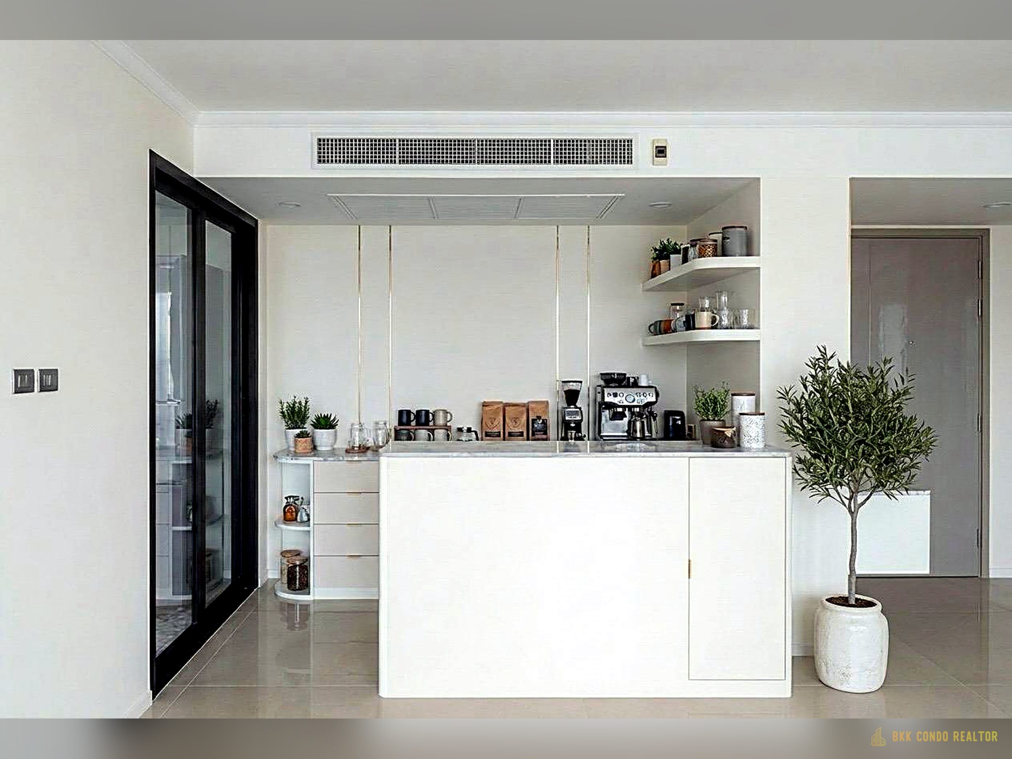 2-Bedroom Condo for Rent at Supalai Oriental Sukhumvit 39 (101 sqm) — Asoke MRT