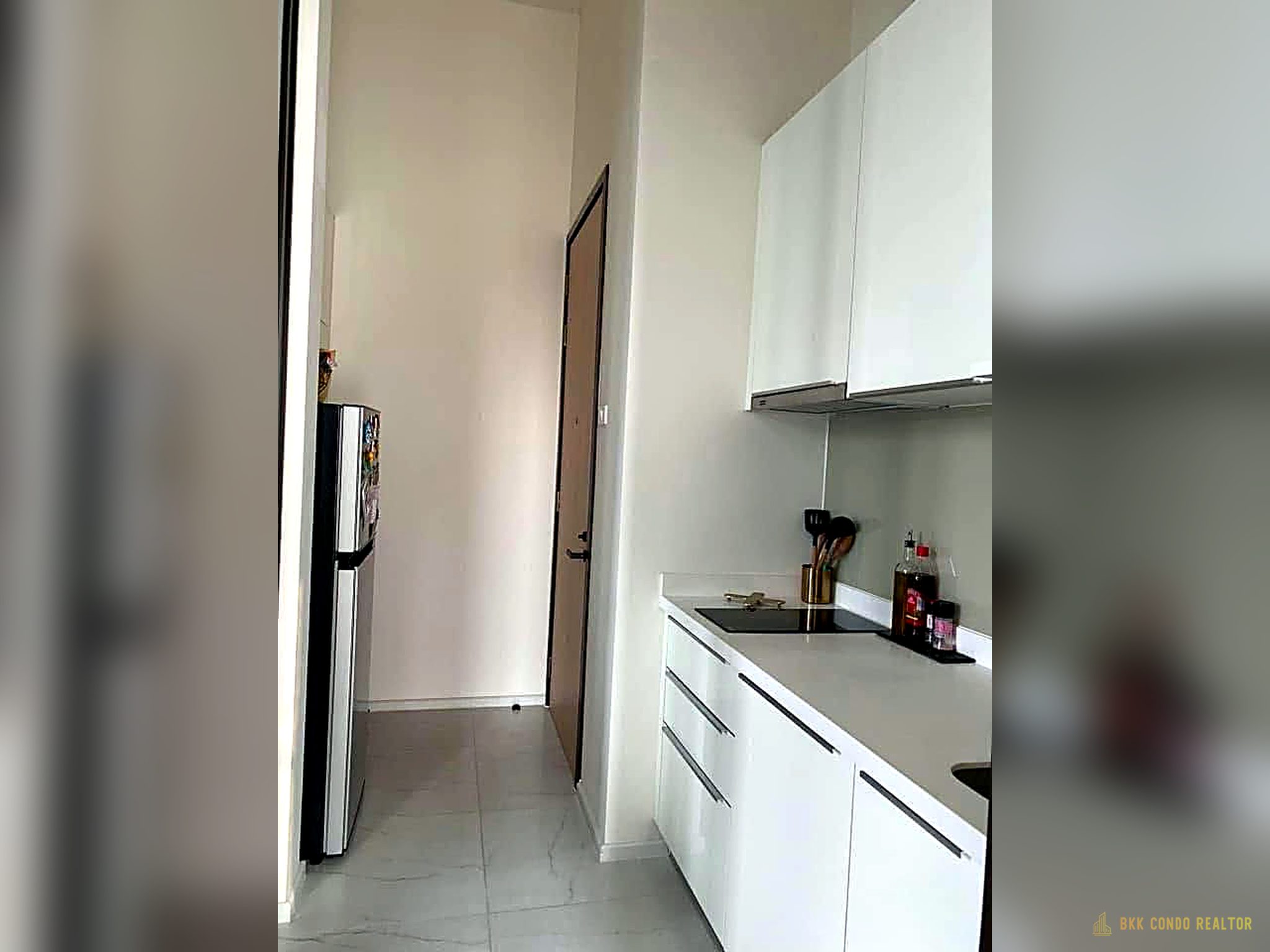 Duplex 1-Bedroom Condo for Rent at Chewathai Residence Asoke (39 sqm) — Rama 9 MRT