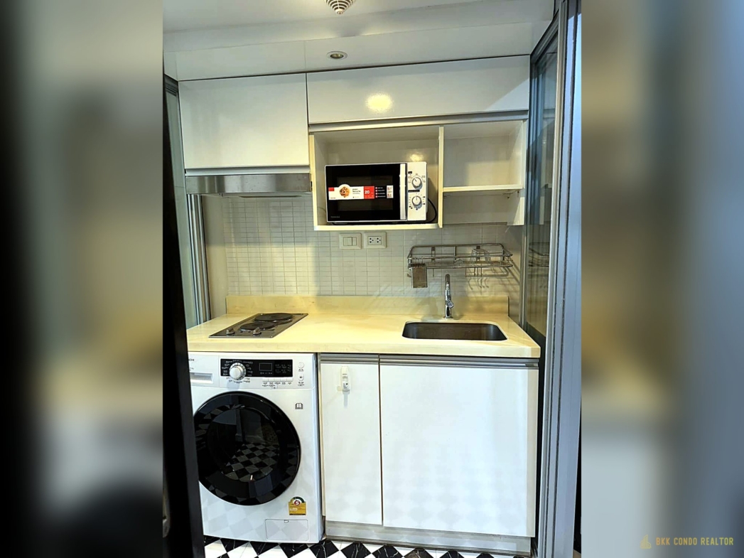 Duplex 1-Bedroom Condo for Rent at IDEO Morph 38 (36 sqm) — Thonglor BTS