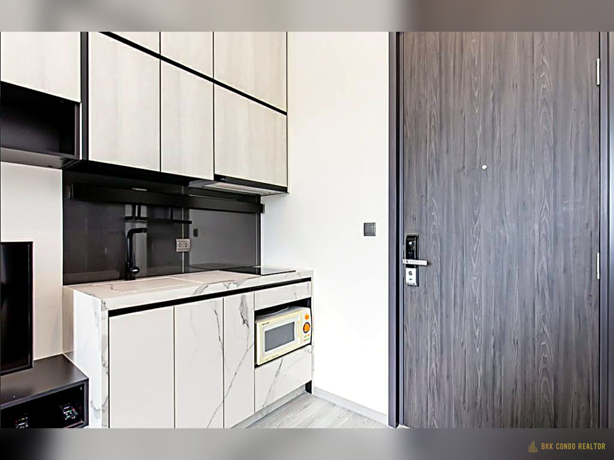 1-Bedroom Condo for Rent at THE LINE Sukhumvit 101 (27.5 sqm) — Punnawithi BTS
