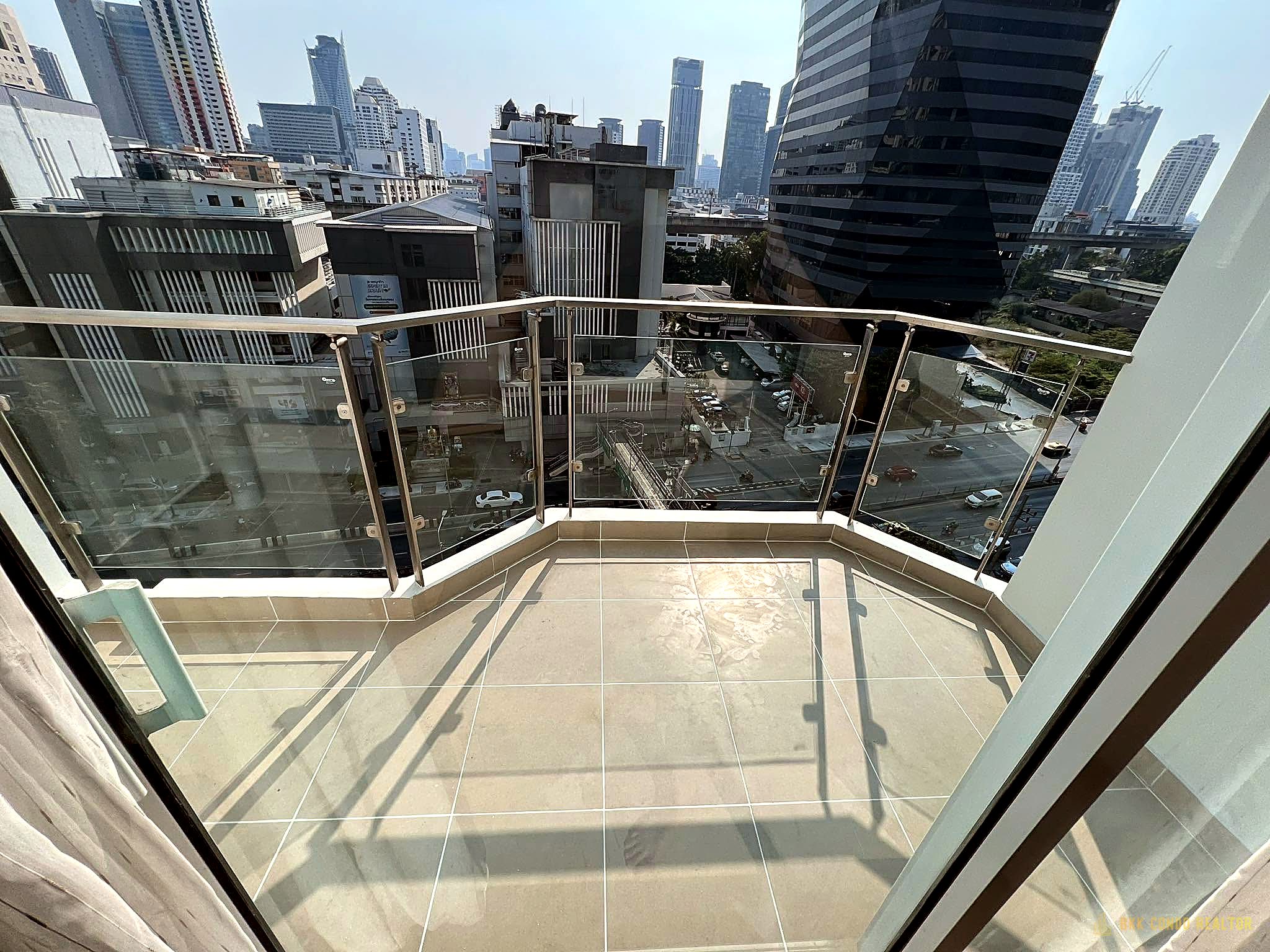 10-balcony_view-17 2-Bedroom Condo for Rent at Supalai Elite Phayathai (94 sqm) — Phaya Thai BTS
