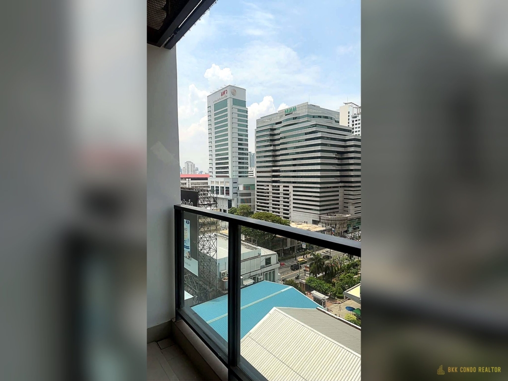 1-Bedroom Condo for Rent at The Lofts Asoke (35 sqm) — Phetchaburi MRT