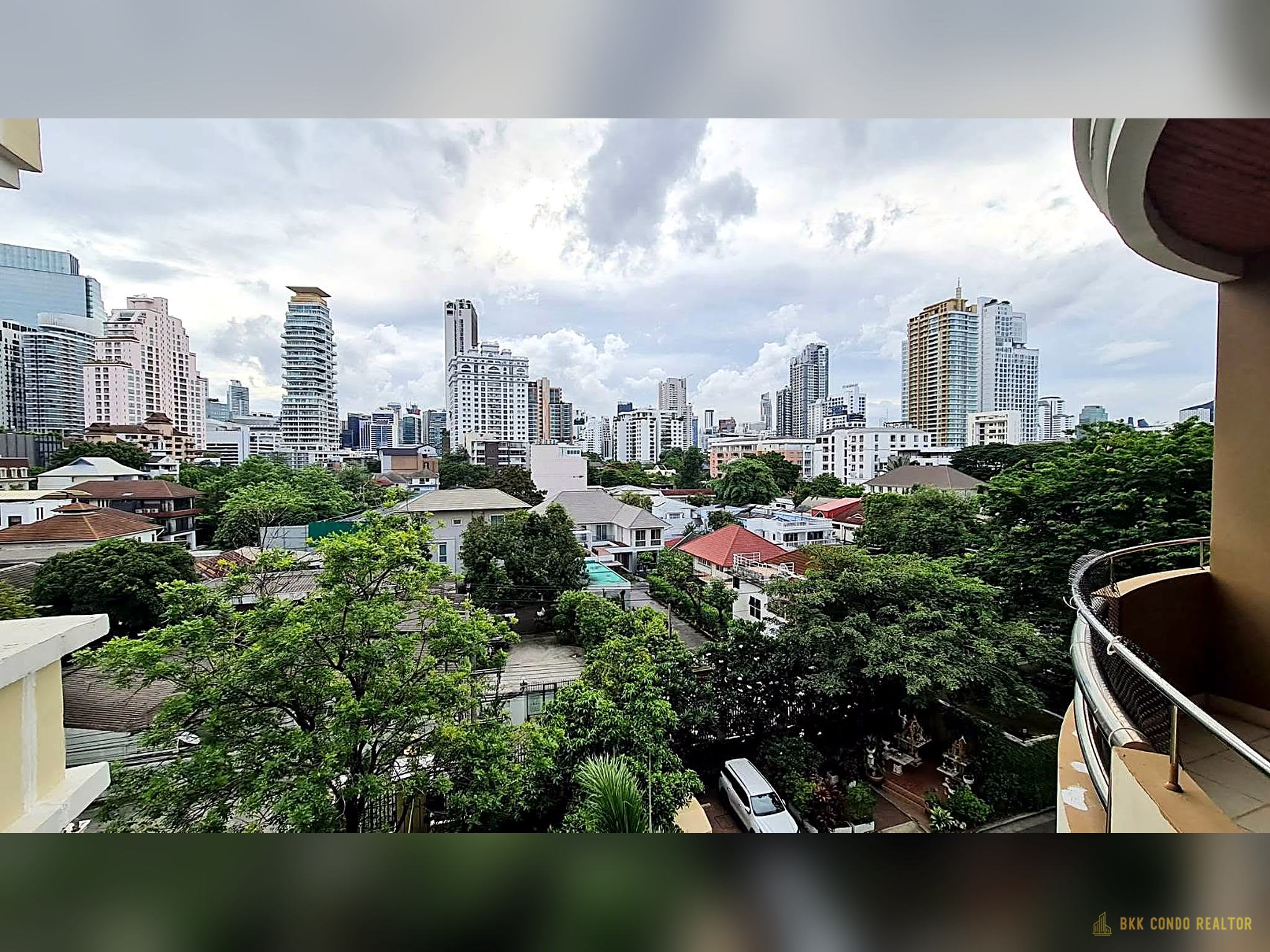 3-Bedroom Condo for Rent at Piyathip Place Sukhumvit 39 (260 sqm) — Phrom Phong BTS