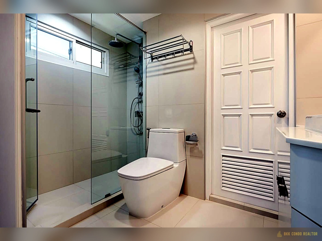 3-Bedroom Condo for Rent at Fiftyfif Tower (223 sqm) — Thonglor BTS