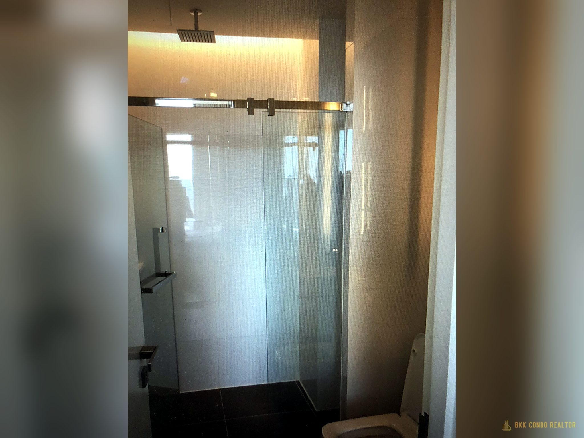 1-Bedroom Condo for Rent at The Room Sukhumvit 69 (35 sqm) — Phra Khanong BTS