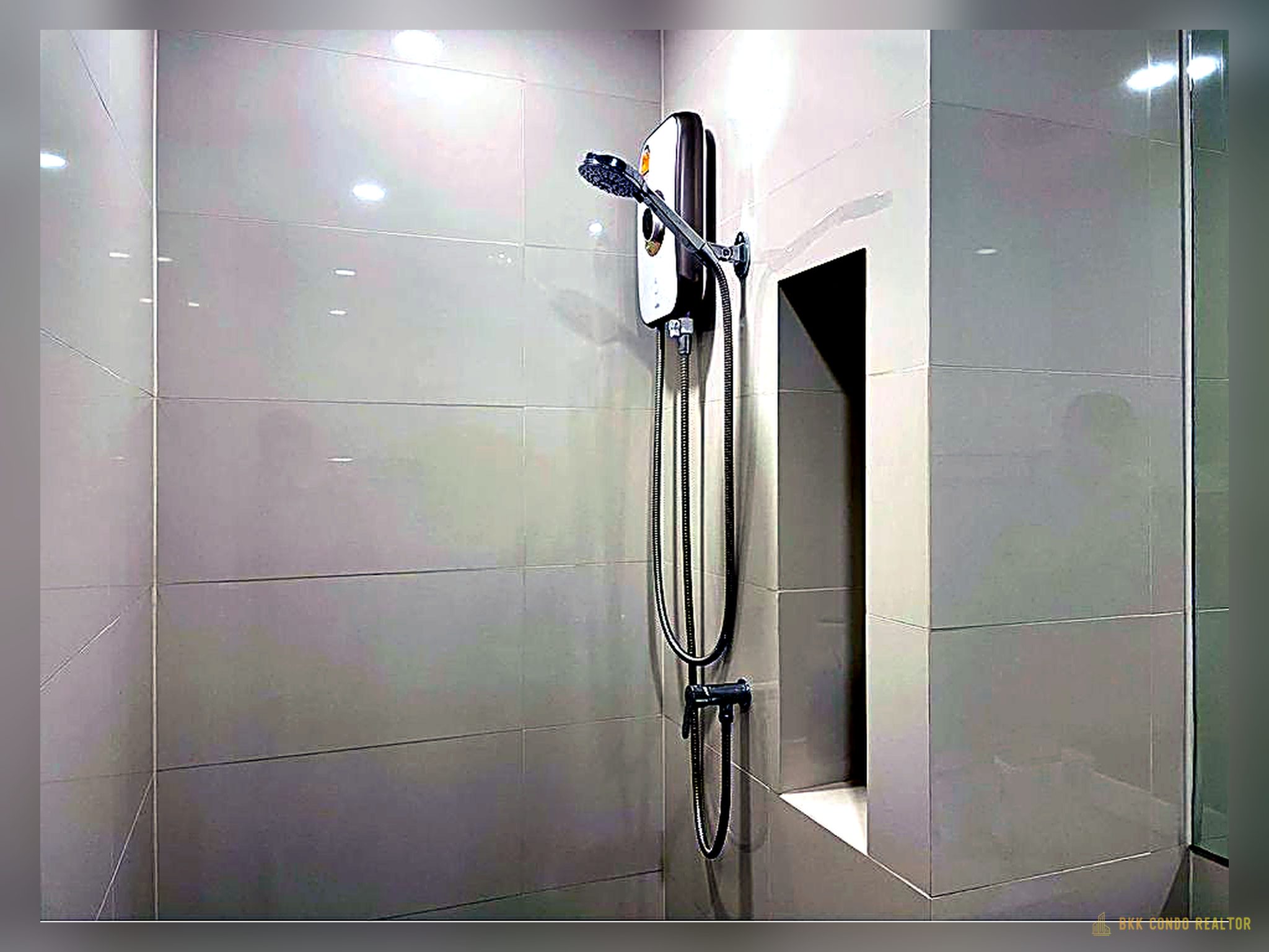 10-bathroom-15 1-Bedroom Condo for Rent at Knightsbridge Prime Sathorn (31 sqm) — Chong Nonsi BTS