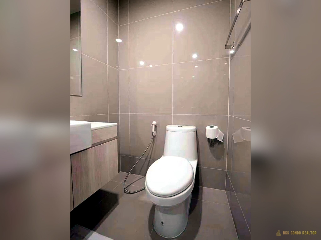 1-Bedroom Condo for Rent at Noble Recole Sukhumvit 19 (35 sqm) — Asoke BTS
