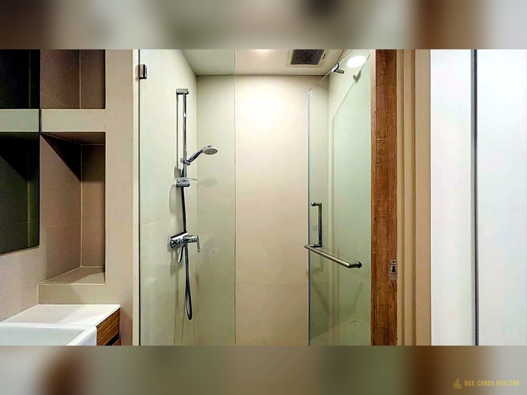1-Bedroom Condo for Rent at Noble Ambience Sukhumvit 42 (38.56 sqm) — Ekkamai BTS