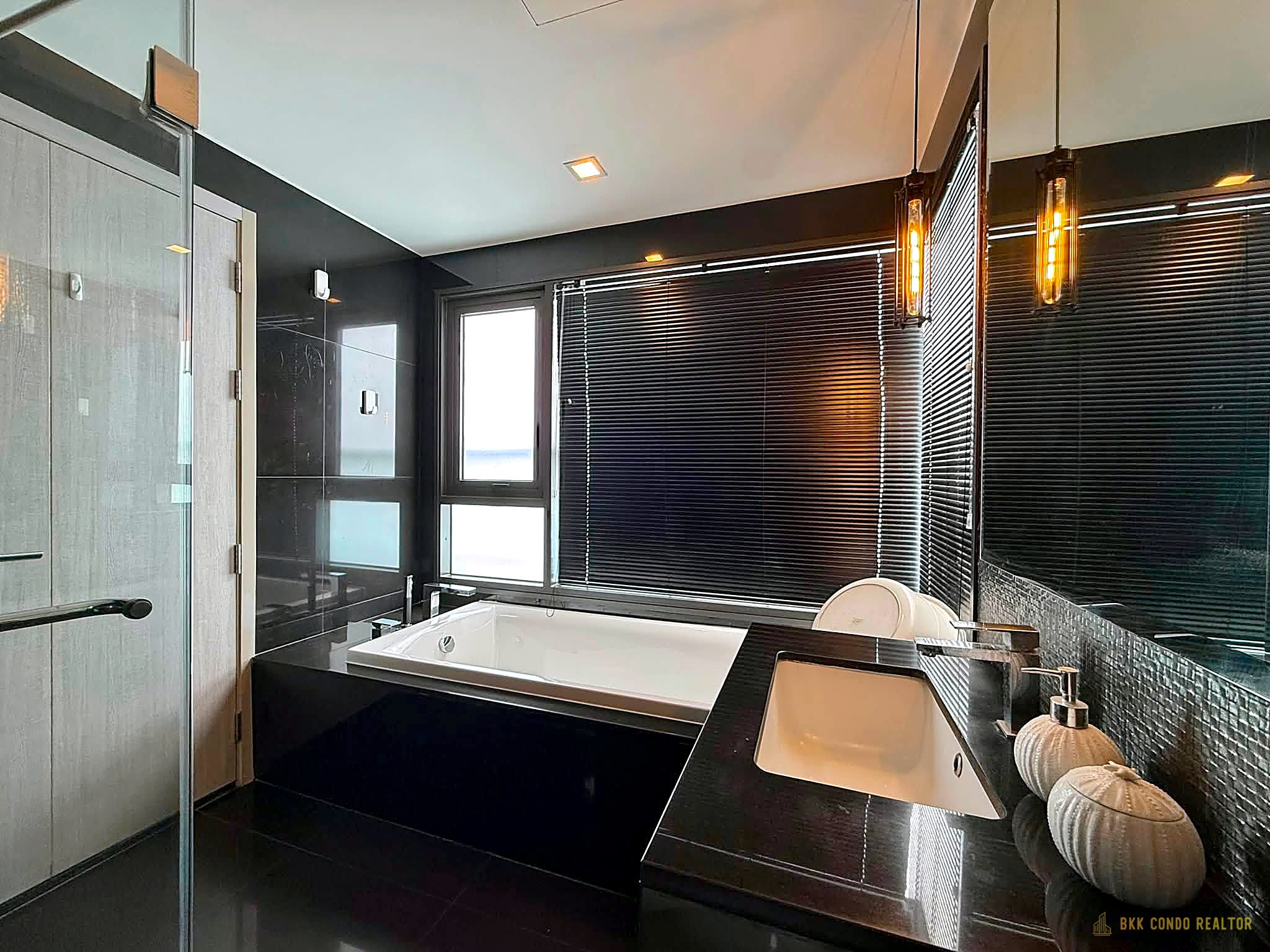 2-Bedroom Condo for Rent at Rhythm Sukhumvit 36-38 (88 sqm) — Thonglor BTS