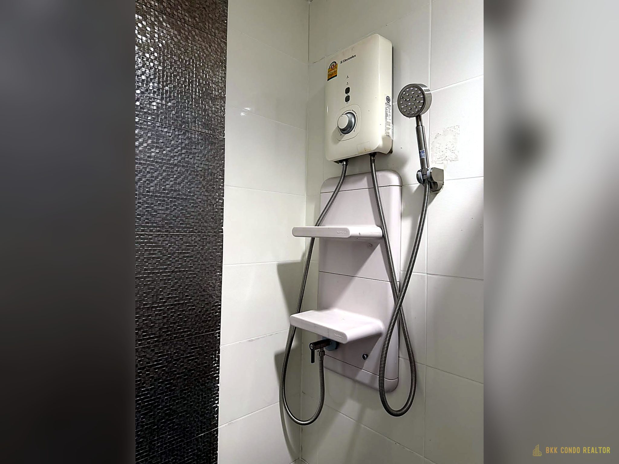 Studio Condo for Rent at Aspire Rama 4 (28.5 sqm) — Ekkamai BTS